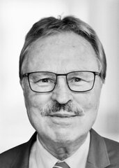 Dr. Niels Lierow